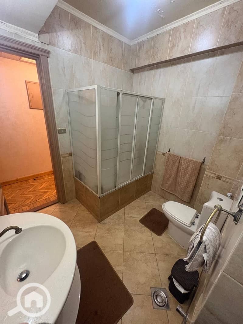 5 48aefcda-ca04-47c4-b0a7-b9749c1e0ea3. jpeg