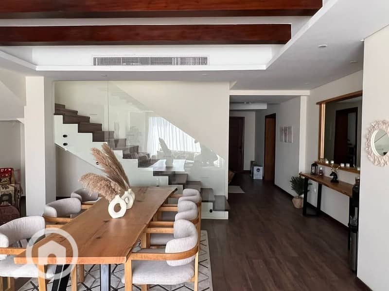 8 586240851_679603685027212_4467040657031924930_n. jpg