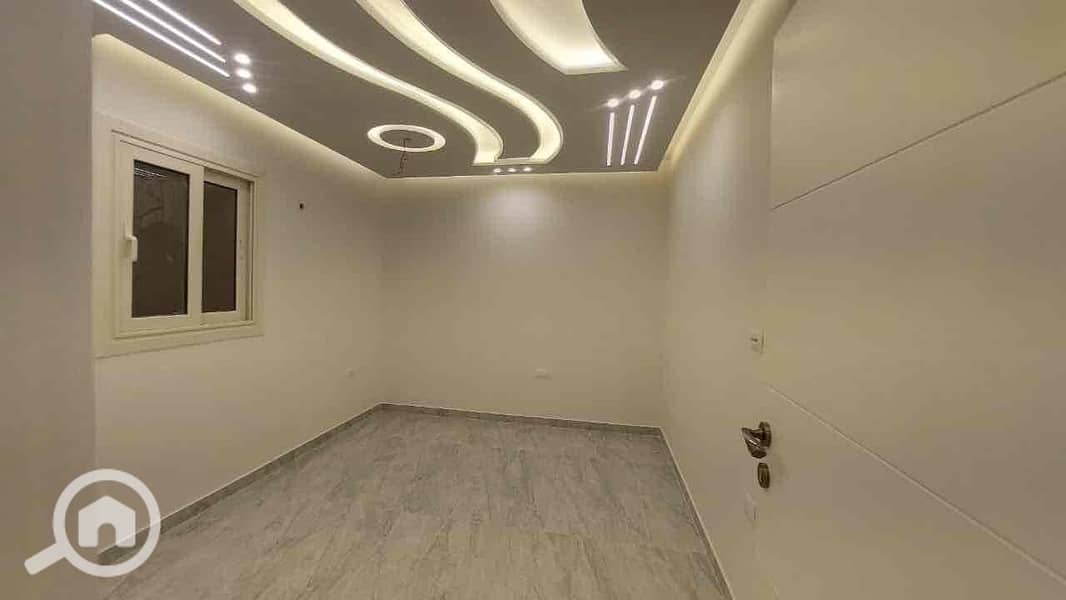 2 135b7385-c04c-4b50-ad0d-3c081fab42e8. jpg