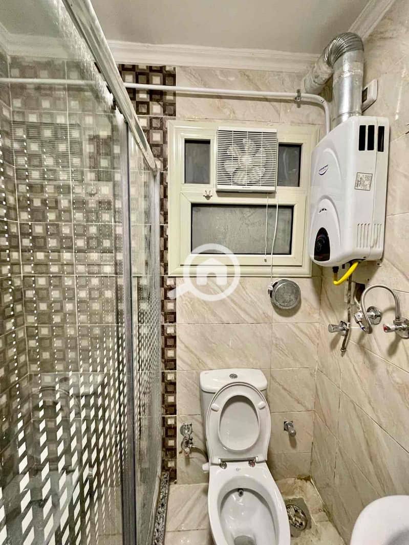 12 bb8ce2c8-9c7b-4931-be99-c9b62f9ddaed. jpg