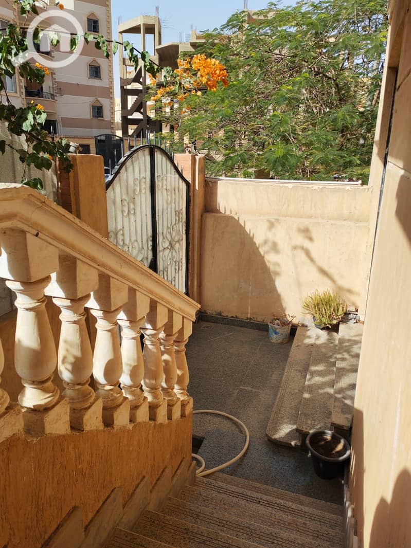 5 b165fd65-9e42-4be9-ab4d-87de3d2f0c84. jpeg