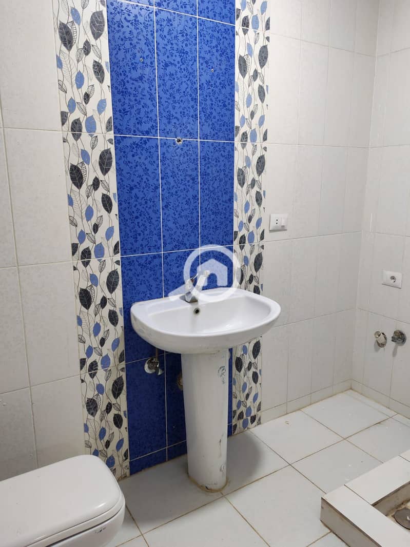 8 e761dc14-5bf4-4062-aa63-f22756fe8a3e. jpeg