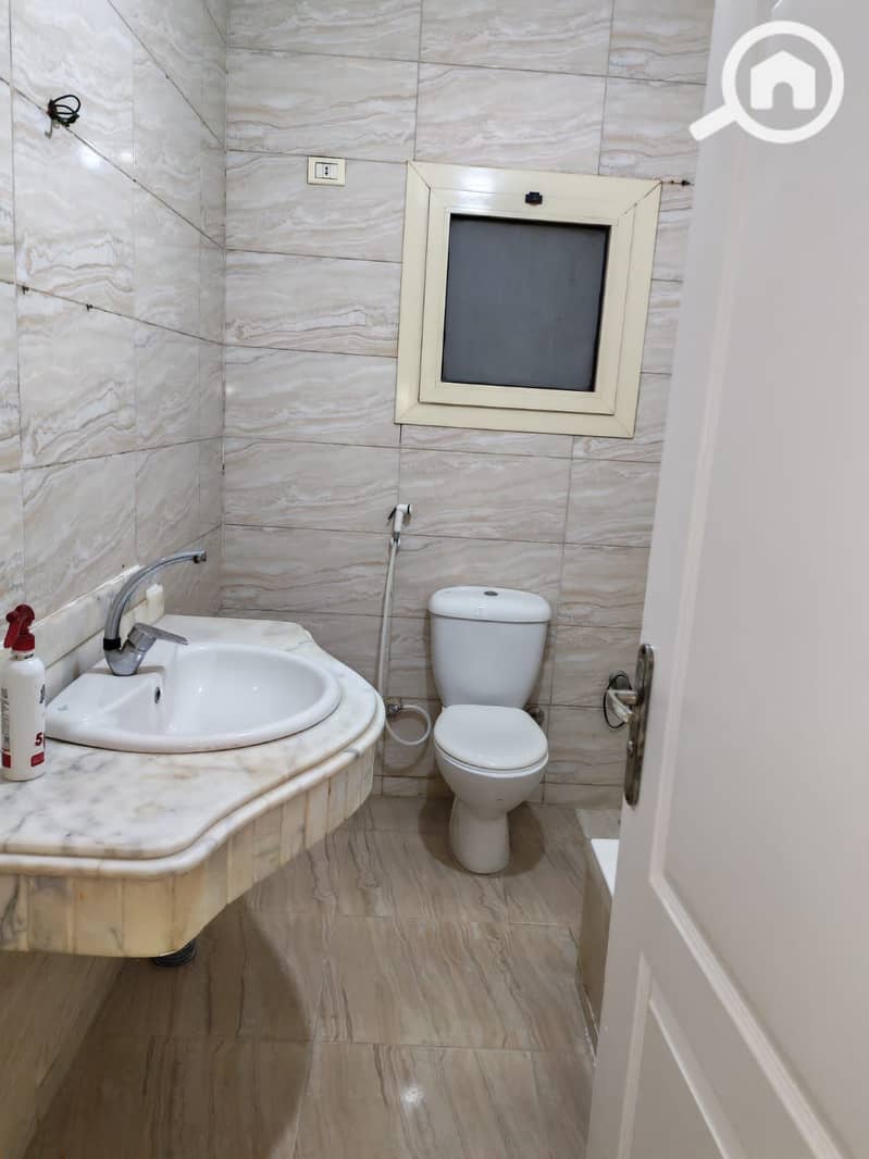 10 cc7710ea-aec8-4e49-96d9-119e161a9361. jpeg