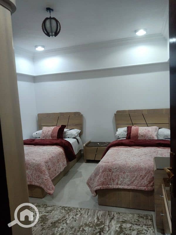 من ميدان سفير شقة مفروشة ومكيفة واجهه مصعد جميع الكماليات من ميدان سفير شقة مفروشة ومكيفة واجهه مصعد جميع الكماليات