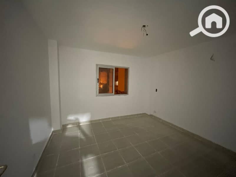 4 30c7d970-22c1-4723-8c56-cdc24adb8613. jpg