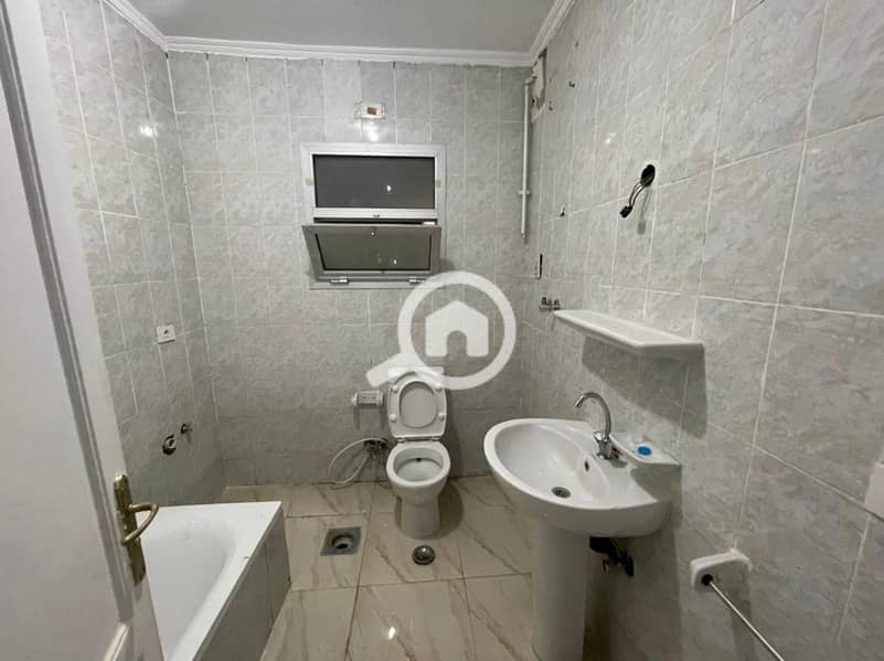 8 eb7c5696-3870-452c-a73c-2037a011741d. jpg