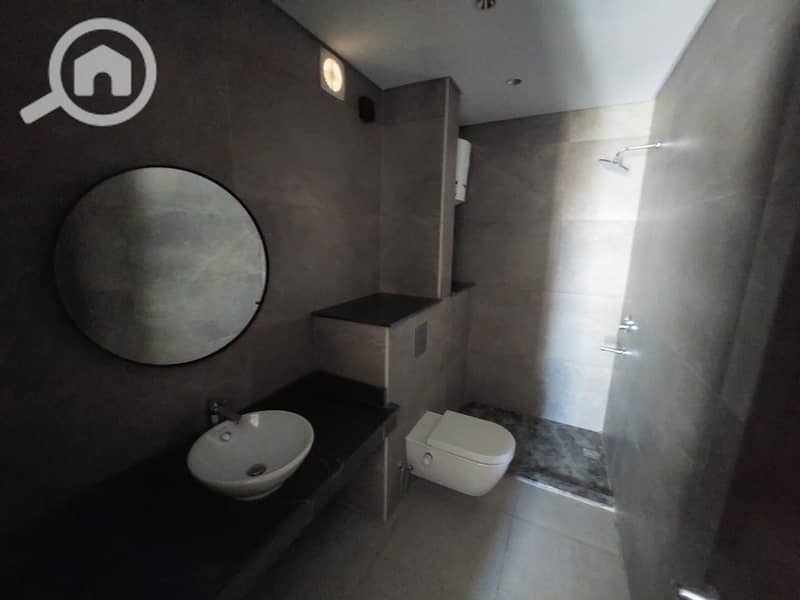 7 b719eedd-bd67-444d-a022-6a632b7c0c9c. jpg