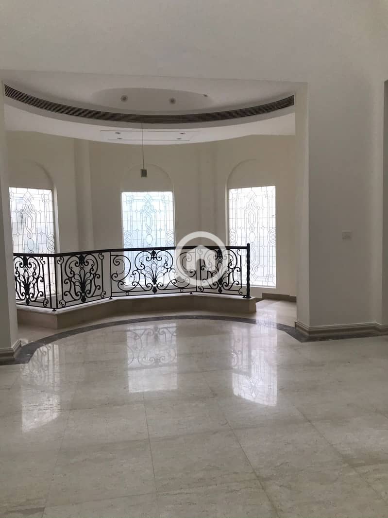 7 fcd3b3d2-35b7-4b85-970e-362e55d1e00c. jpg