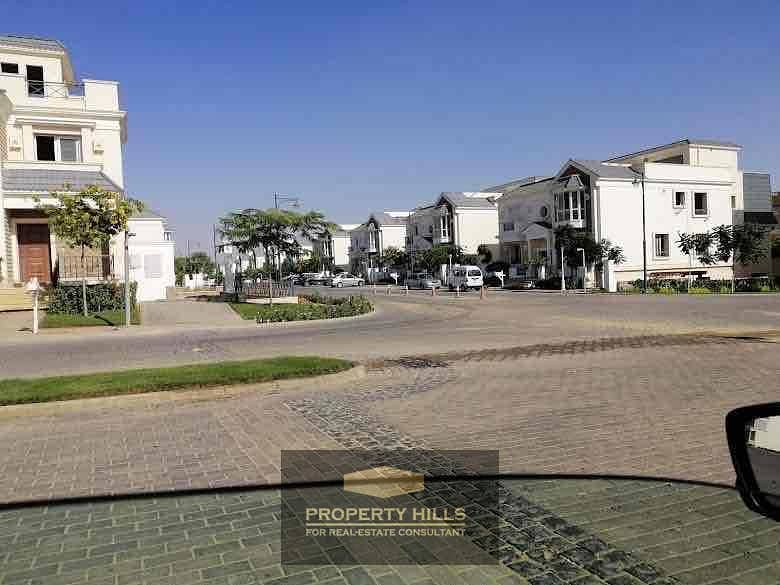 8 5103cbc6-3dc5-4555-a931-b05d9fee8862. jpg