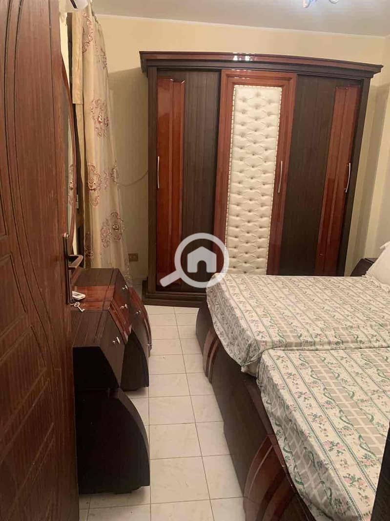 10 ecf2a7d0-631b-4c63-95ba-fca3294eab7f. jpg