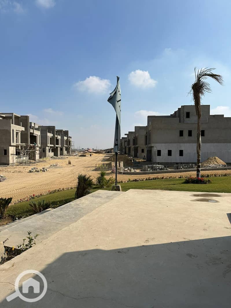 10 WhatsApp Image 2025-10-08 at 17.57. 45_8d1e7e68. jpg