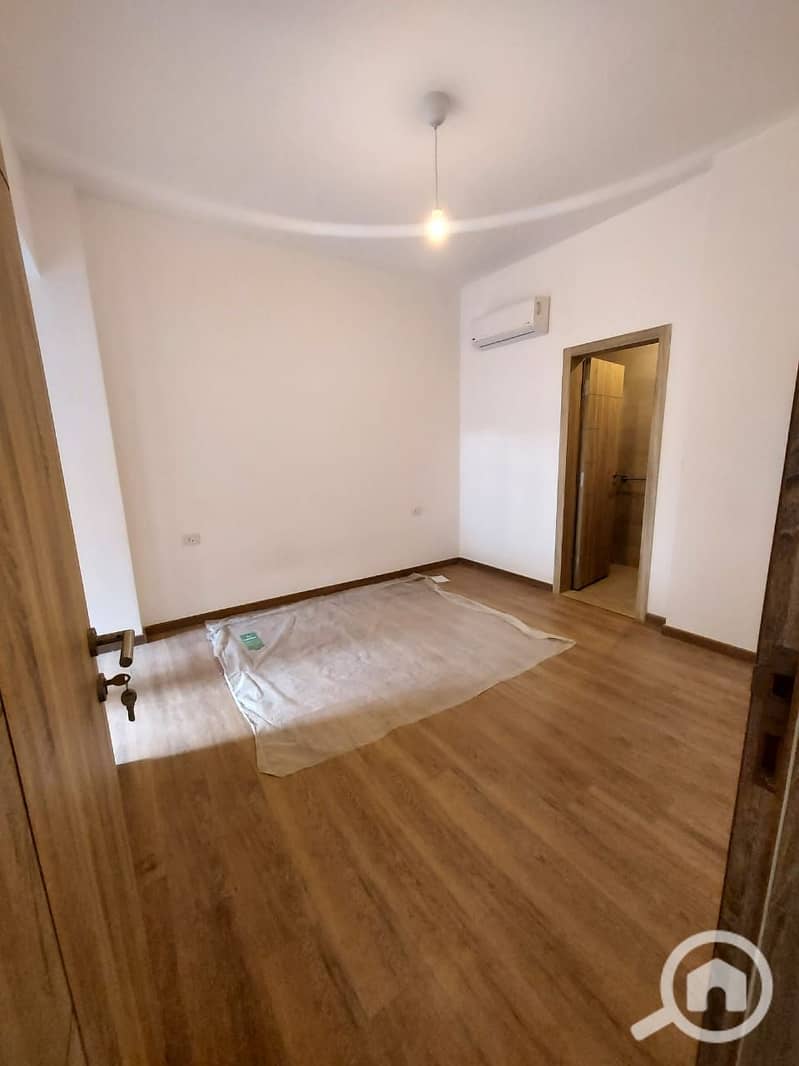 4 c85e29e8-a0e3-45e1-8f2f-b82074fe2ee2. jpg