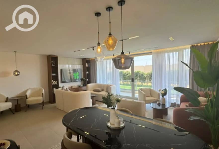 6 8112317-7fe89o. jpg