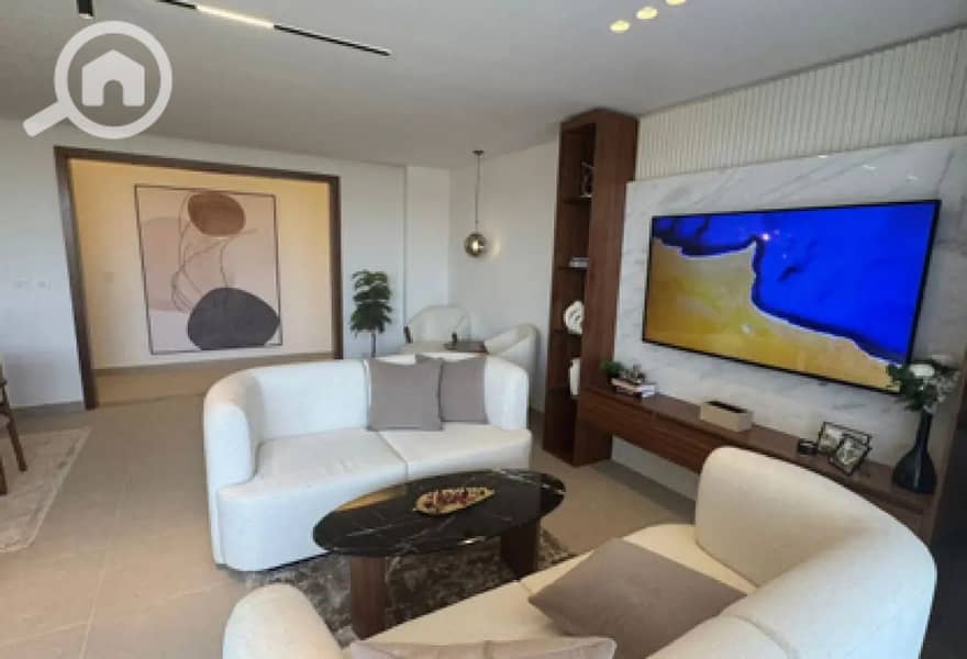 10 8112317-e3a81o. jpg