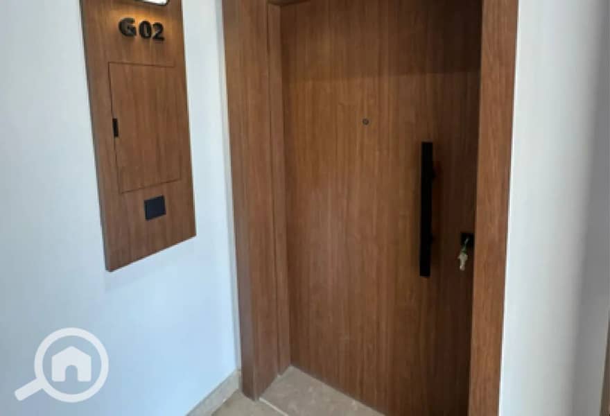 13 8112317-fea09o. jpg