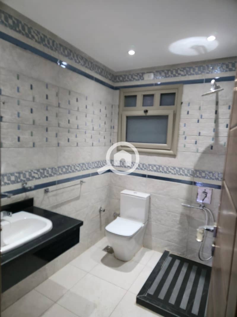 3 083ca305-0bfb-4e53-8ab2-f8daadf1de41. jpg