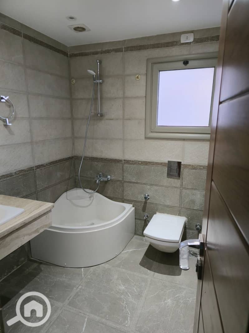 5 ac8b9c9f-44bc-4932-89e0-c9655543abf3. jpg