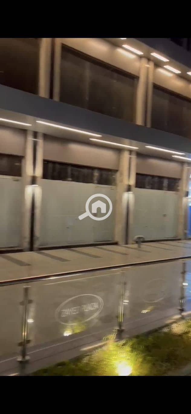 4 4a39fa1d-0945-42ee-95c9-1cdf053a8d24. jpg