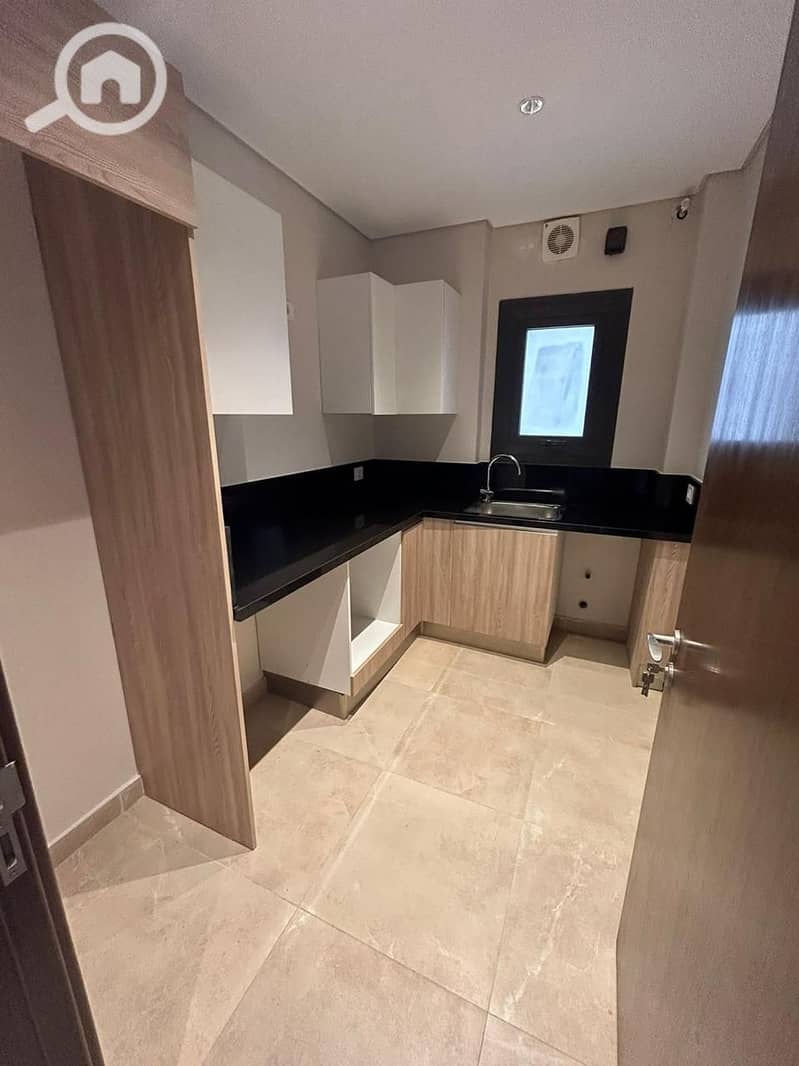 16 WhatsApp Image 2025-02-23 at 10.35. 09_e8f3bf3e. jpg