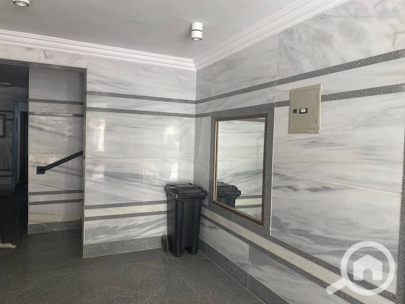 7 a12b6d24-0e55-457c-b7aa-eecc2e163730. jpg