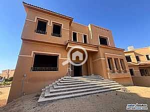 5 Bedroom Villa for Sale in New Cairo, Cairo - realestate_فيلا-مستقلة-بدون-تشطيب-مساحة-المبانى-1031-م2-و-بها-حديقة-خاصة-بكمبوند-القطامية-جاردنز-بالتجمع-الخام_2520240624243741_th. jpg