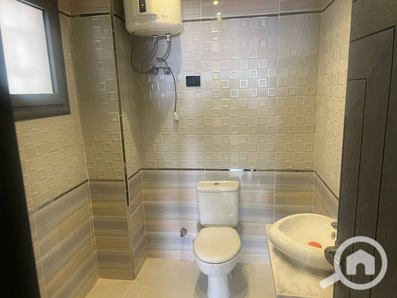 5 d524f530-85f3-4cfc-9ed2-c62805ca8427. jpg