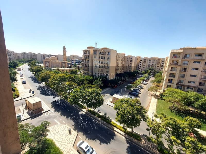 3 62f8670b-4a18-4a85-b15a-54c0f75bd8ae. jpg