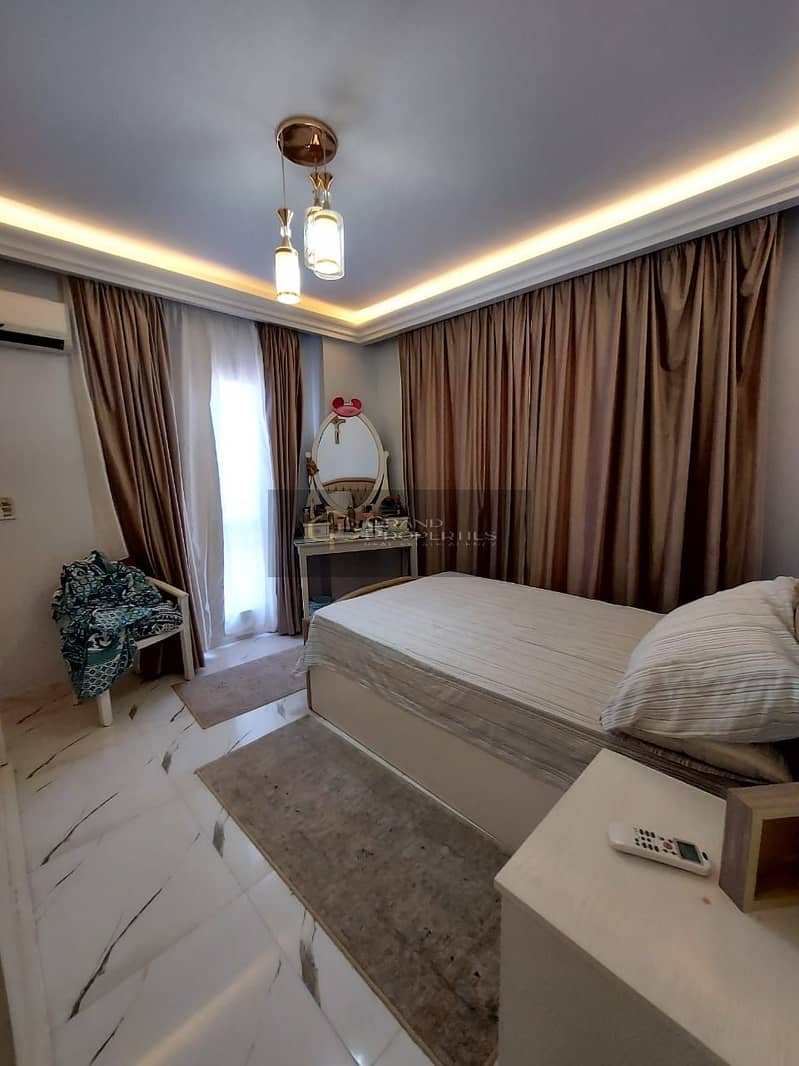 7 e812047f-a2cf-4df5-b82f-49ec564cc41f. jpg