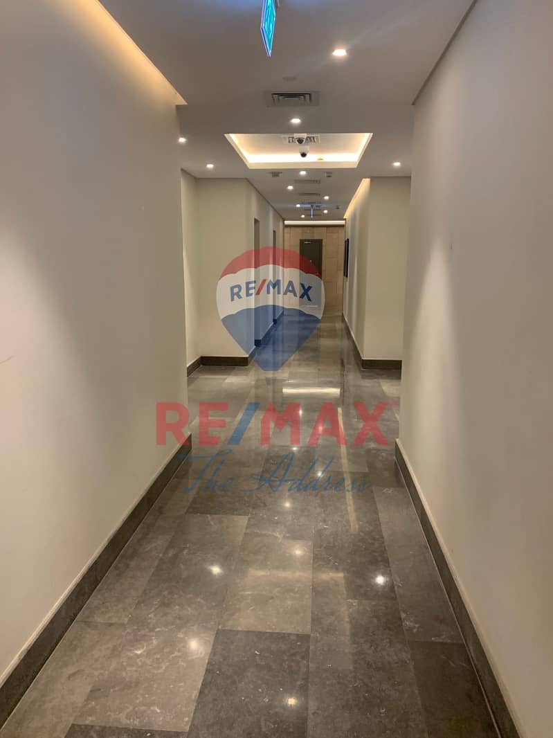 4 b434f797-918c-4af3-a423-7f26ca7d2792. jpg