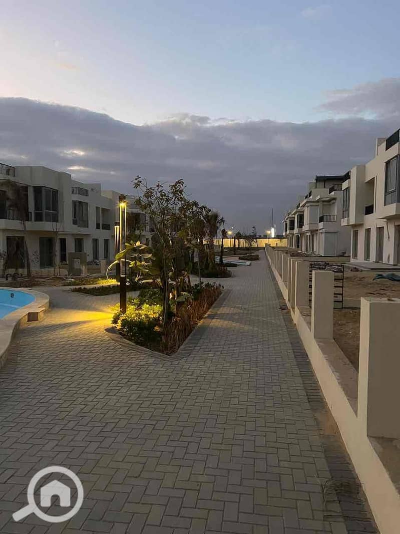 14 dc303118-a542-4931-a0c2-633f1a276d8b. jpg