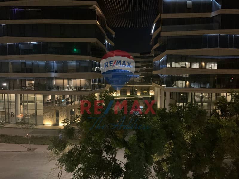 7 c284706c-16e9-43ef-8d96-8a33f5c2736e. jpg