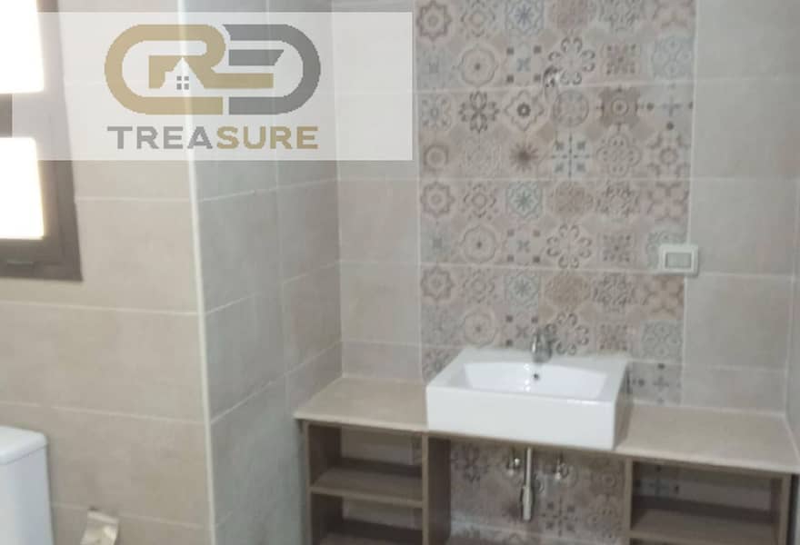 12 079883f6-e6a2-4830-a689-eee5697624e5. jpg