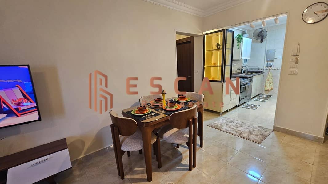 2 4c6c881e-3230-4df8-8bd1-bfaac851c0a3. jpg