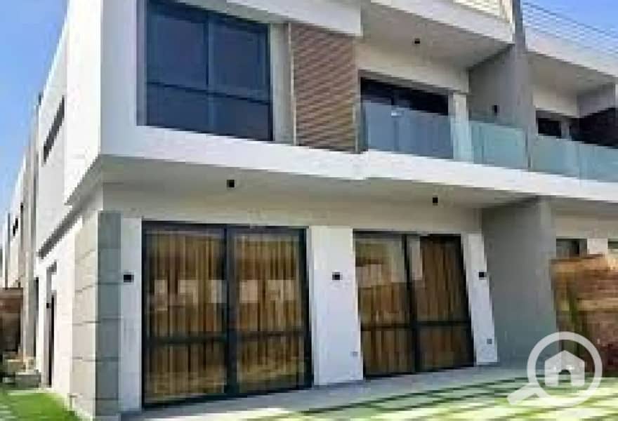 10 7452150-6eae2o. JPG