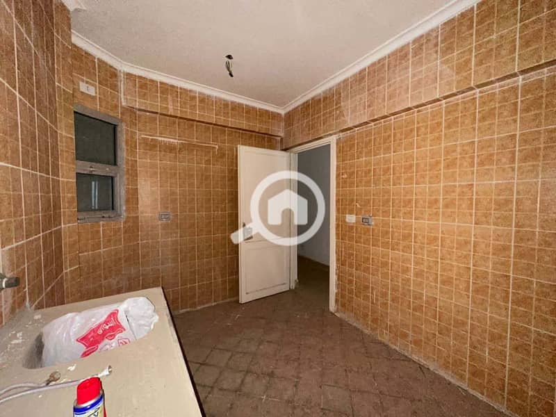 11 2392fa5f-23de-46cc-89a2-e9180d2e666d. jpg