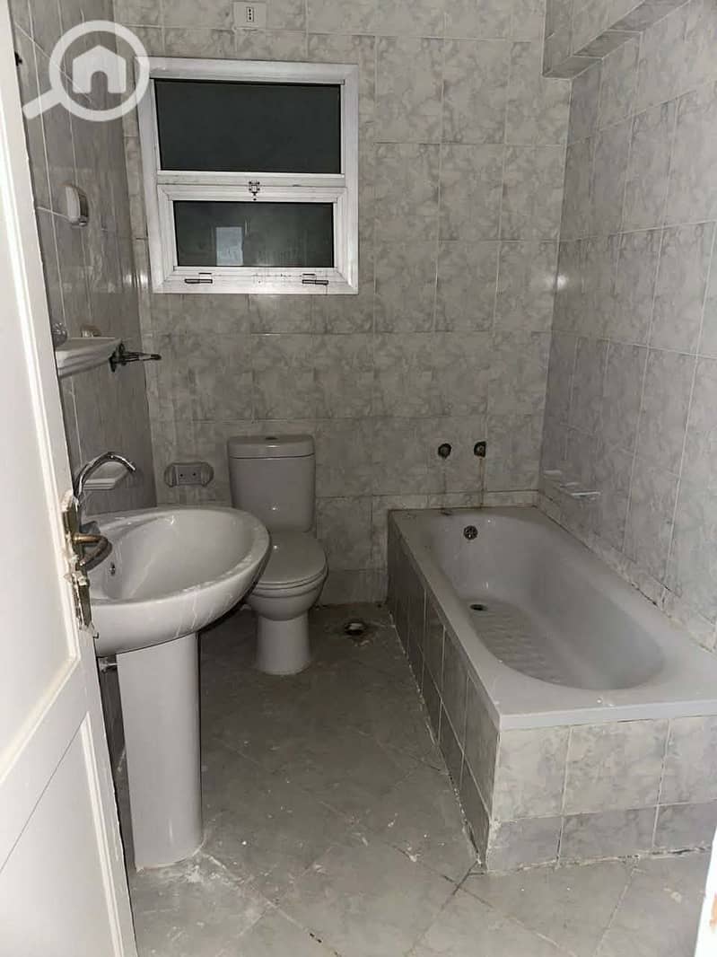 15 b905404d-6a38-4b12-8f74-e4511f86fd88. jpg