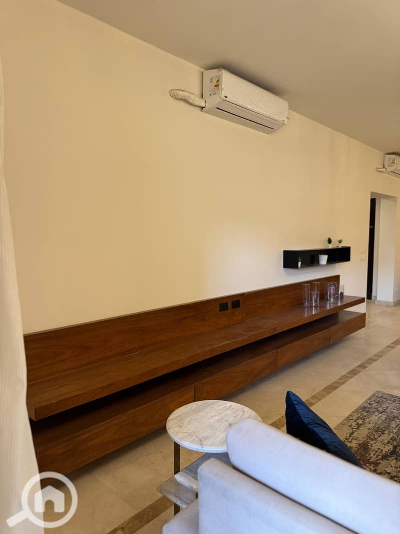 12 d17793ef-bbe0-4656-9c01-b6dbafe011a5. jpeg