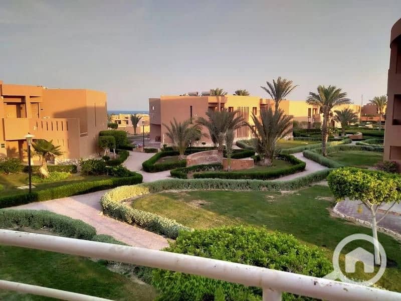 7 5054981-bella-romance-nW7eYzqJMq. jpg