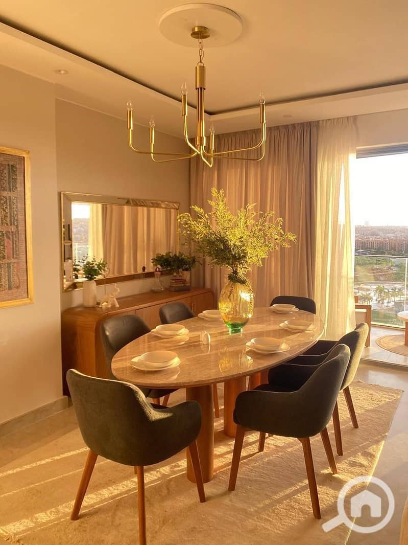 4 319a8e76-9000-4519-87b2-0d3440795612. jpg