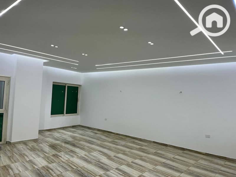 8 283e354f-65fe-44f3-a375-d7cde4f14e56. jpg