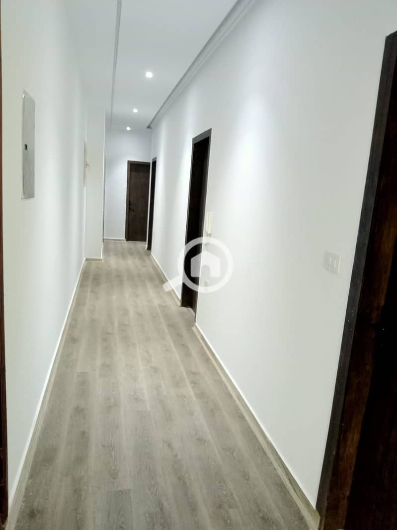 10 b33c4d28-165c-4f98-91cc-d37633bae64d. jpg