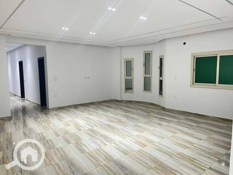 12 df8c9b47-5618-44da-9c8c-adb10d15e6e4. jpg