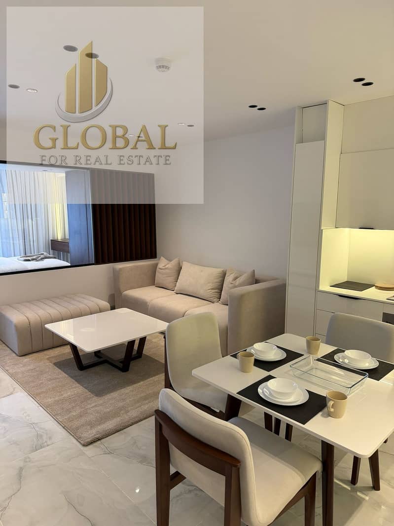 2 e525af42-d848-41ec-a728-1fc4ffeca9ad. jpg