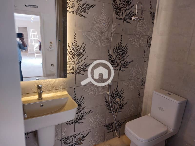 10 8272e0a2-4610-4d5f-9c60-64c826f0d55d. jpeg