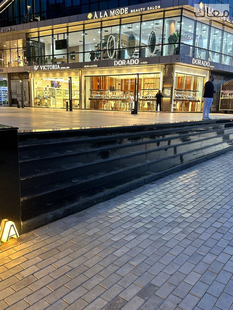 2 1b972705-800c-45db-8953-879c32749dd3. jpg