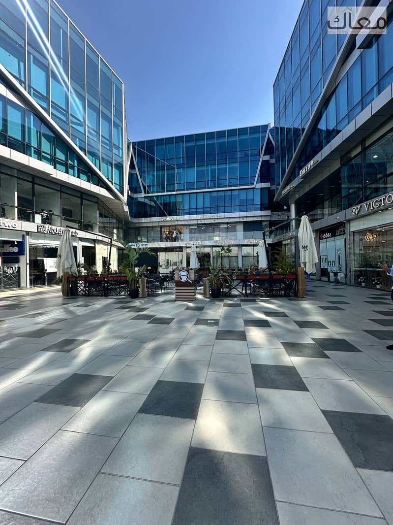 4 38db536d-59e0-476f-9884-b7d9a8d799e6. jpg