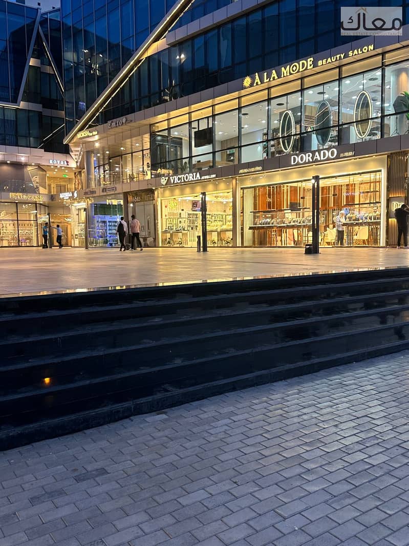 8 b2b48907-a7b6-41d0-b5f4-7d451dc20193. jpg