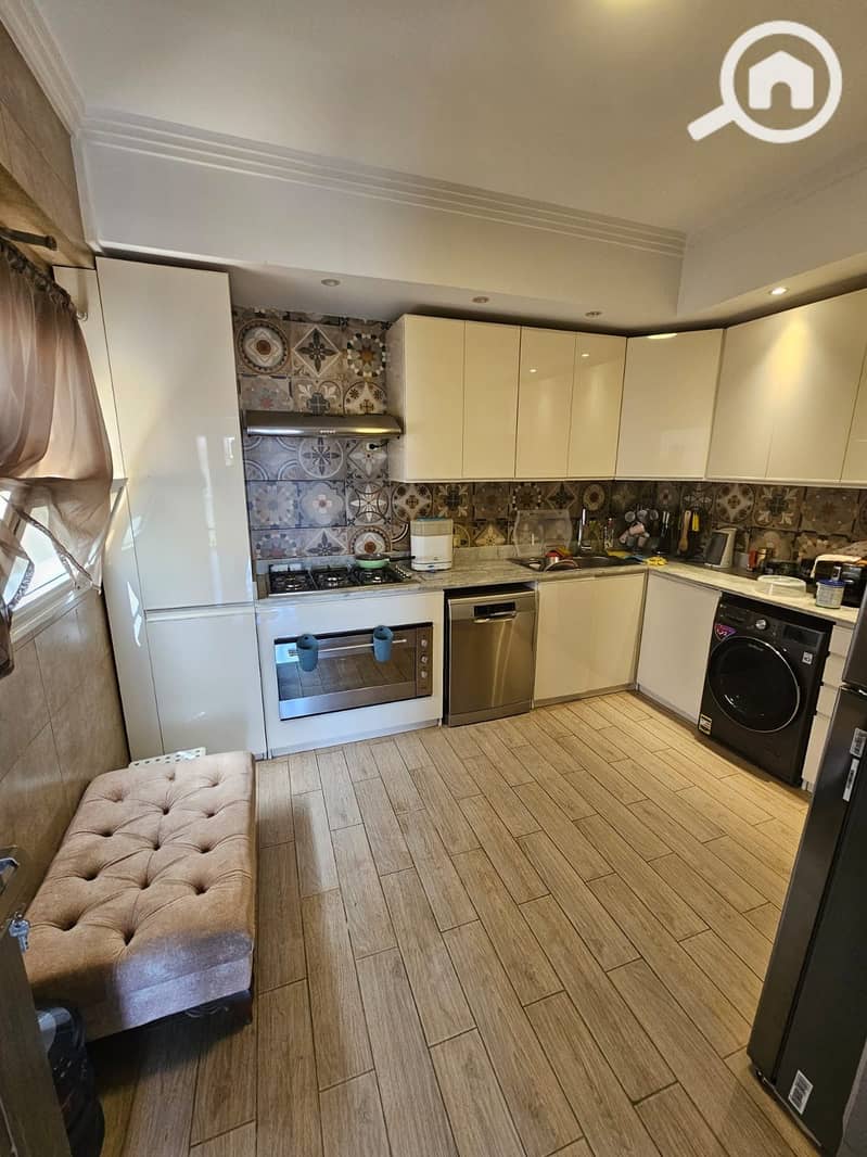 4 a54f318c-27e5-4d5c-b387-8ef1da3fa7d3. jpeg