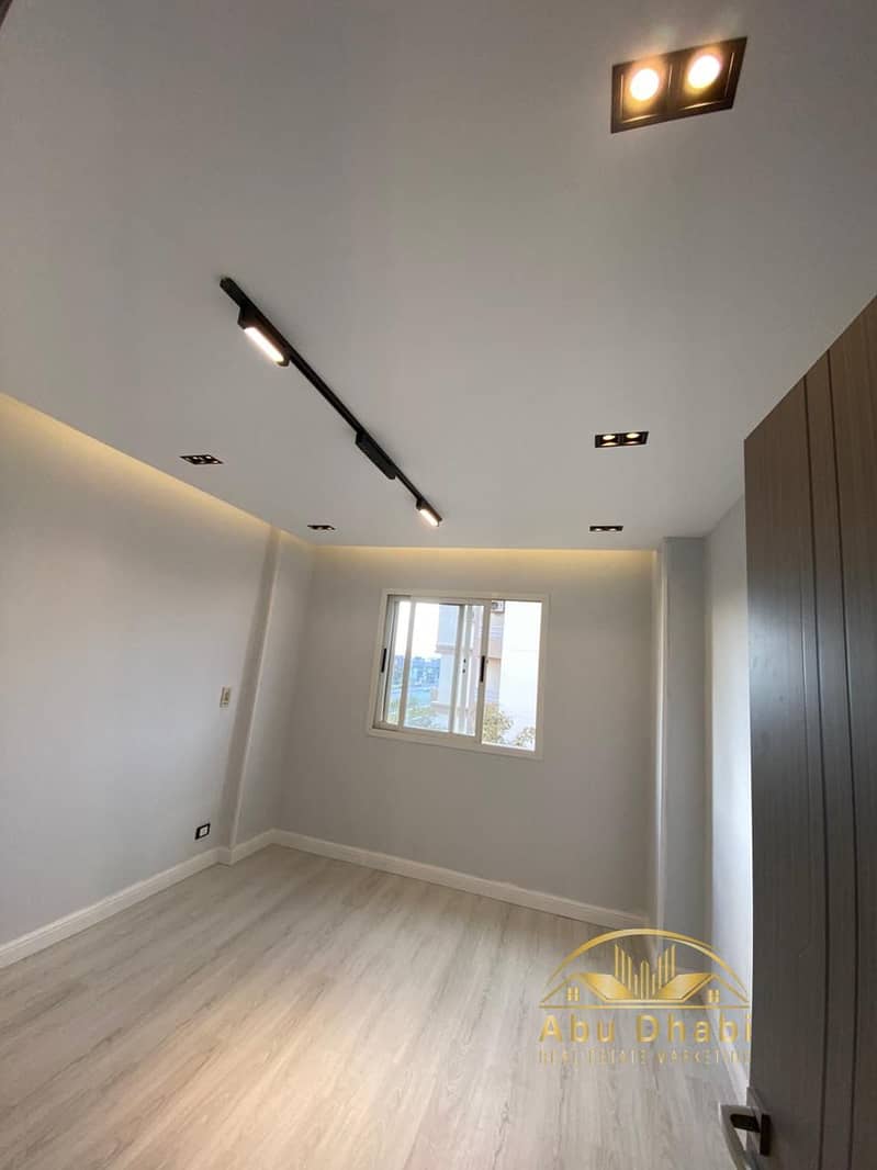 4 6e60040d-02e4-4795-ac51-fd2a9f44beec. jpg