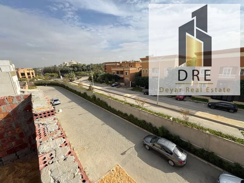 13 b4ee0f2f-c338-43d3-a857-a0983d50fb93. jpg